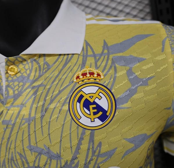 Player Version 24/25 Real Madrid Golden Dragon Pre-Match Jersey - Image 7