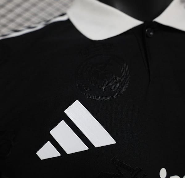 Player Version 24/25 Real Madrid Black Pre-Match Jersey - Image 4