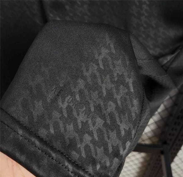 24/25 Real Madrid Special Edition Black Jersey - Image 8