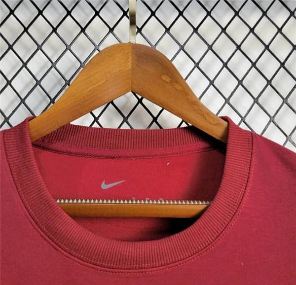 25/26 Barcelona Wine Sweatshirt - Image 4