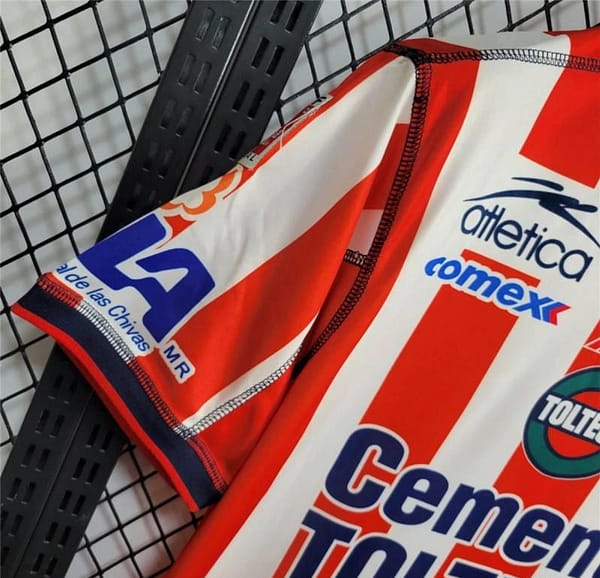 Retro 02/03 Chivas Guadalajara Home Jersey - Image 7
