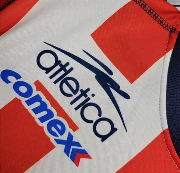Retro 02/03 Chivas Guadalajara Home Jersey - Image 8