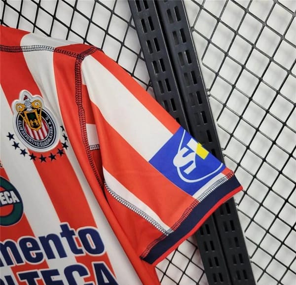 Retro 02/03 Chivas Guadalajara Home Jersey - Image 9