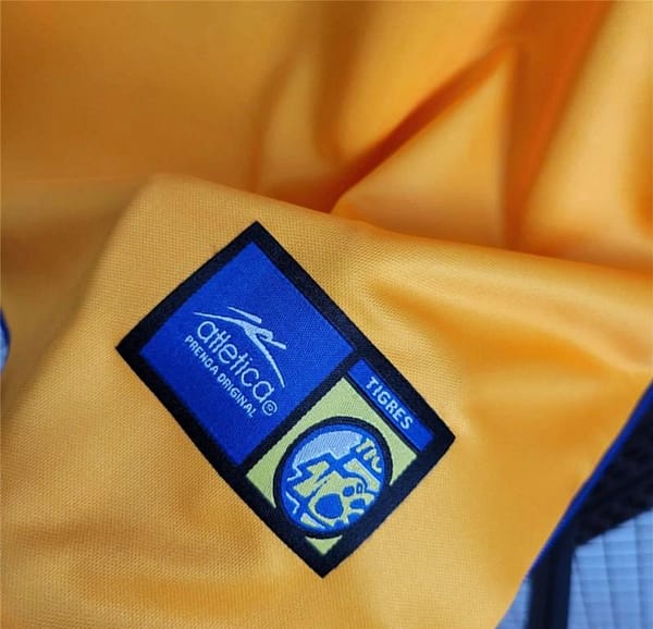 Retro 01/02 Tigres UANL Home Jersey - Image 8