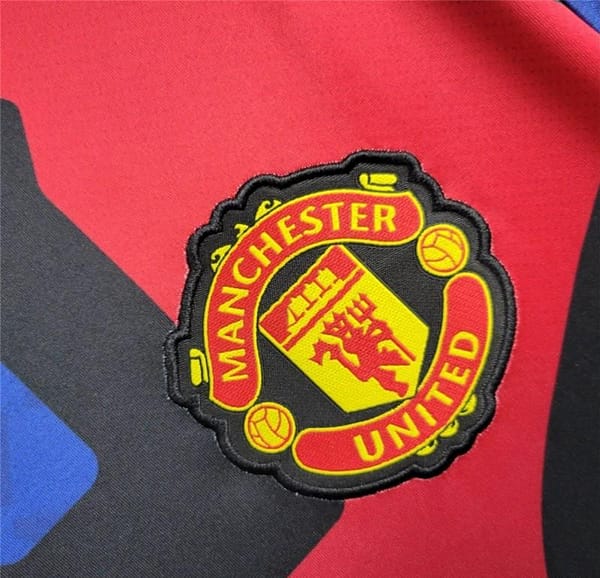 24/25 Manchester United Training Jersey - Image 5