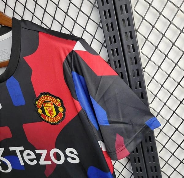 24/25 Manchester United Training Jersey - Image 6