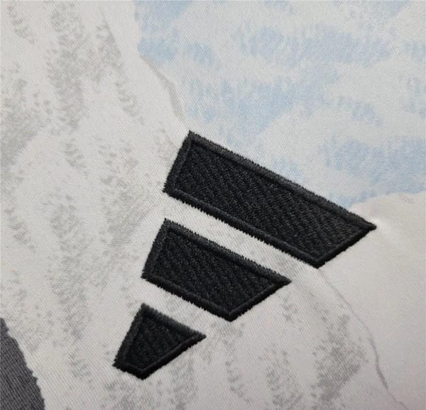 24/25 Real Madrid Pre Match Training Jersey - Image 2