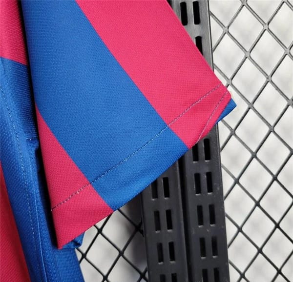 Retro 05/06 Barcelona Home Jersey - Image 3