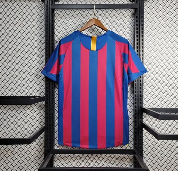 Retro 05/06 Barcelona Home Jersey - Image 5