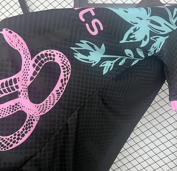 24/25 Inter Milan Black With Pink Snake Jersey - Image 4