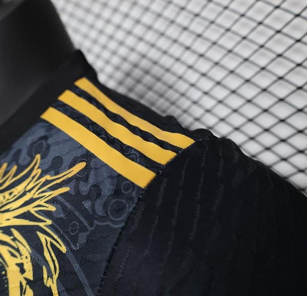Player Version 24/25 Real Madrid Black Jersey With Golden Dragon - Image 5
