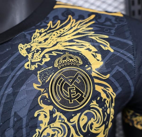 Player Version 24/25 Real Madrid Black Jersey With Golden Dragon - Image 7