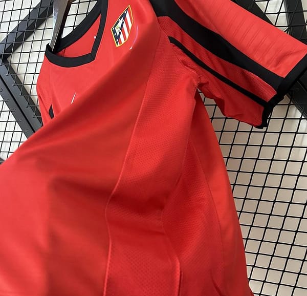 Retro 01/02 Atletico Madrid Away Jersey - Image 6