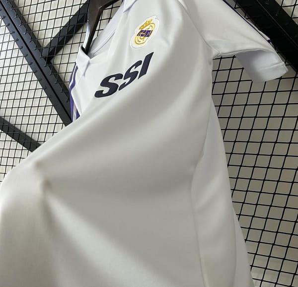 Retro 84/85 Real Madrid Home Jersey - Image 7