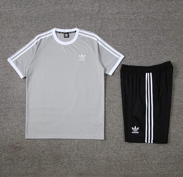 24/25 Adidas Original Green Short Sleeve Jersey+Shorts - Image 17