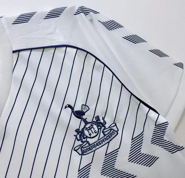 Retro 95/96 Tottenham Hotspur Home Jersey - Image 8