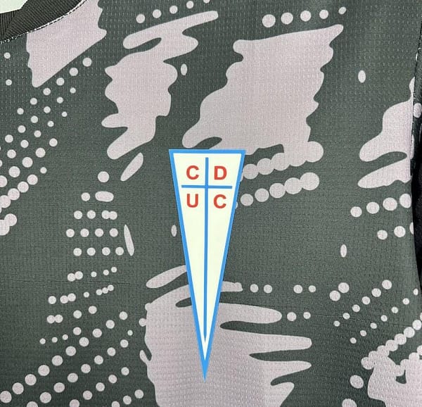 2025/26 Universidad Catolica Black Goalkeeper Jersey - Image 6