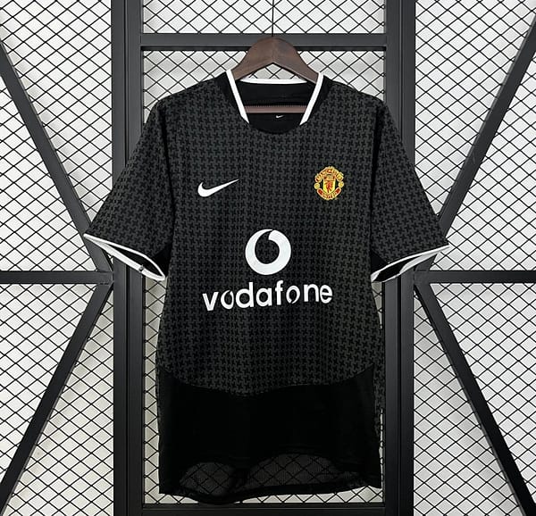 03/05 Retro Manchester United Away Jersey - Image 7