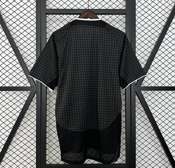 03/05 Retro Manchester United Away Jersey - Image 8