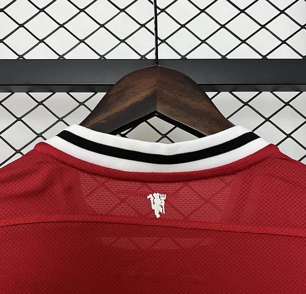 11/12 Retro Manchester United Home Jersey - Image 10