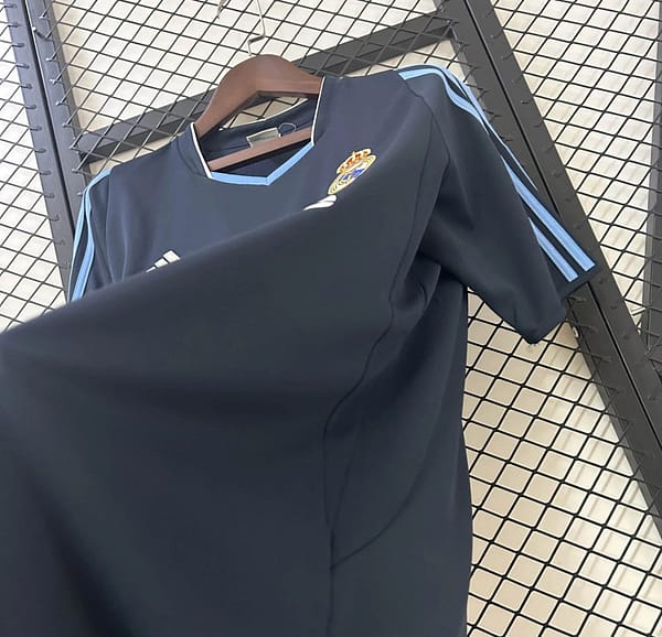 03/04 Retro Real Madrid Away Jersey - Image 3