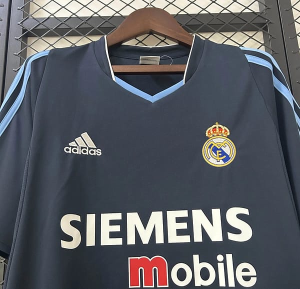 03/04 Retro Real Madrid Away Jersey - Image 7