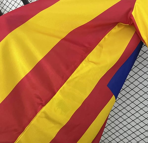 80/82 Retro Valencia Home Jersey - Image 7