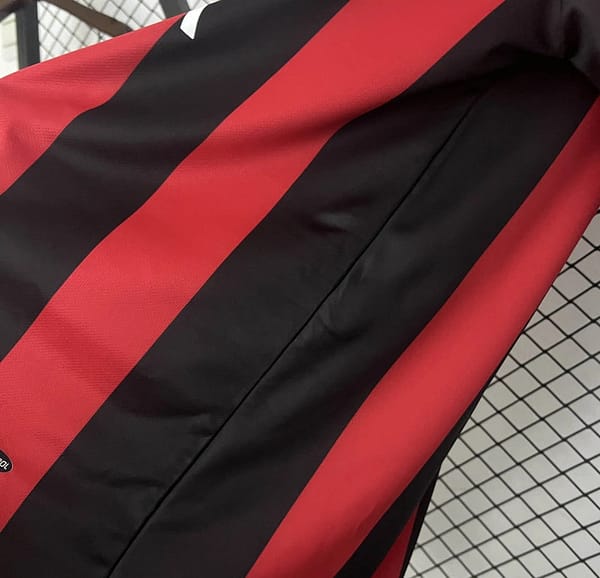 03/04 AC Milan Home Retro Jersey - Image 8