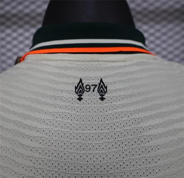 Player Version Retro 21/22 Liverpool Away Jersey - Image 10