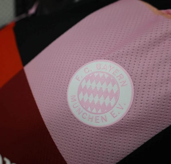 25/26 Player Version Bayern Munich Training Grid Pattern Jersey - Image 3