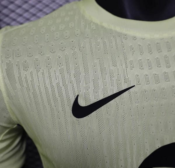 25/26 Player Version Barcelona 125th Anniversary Special Edition Light Green Jersey - Image 4