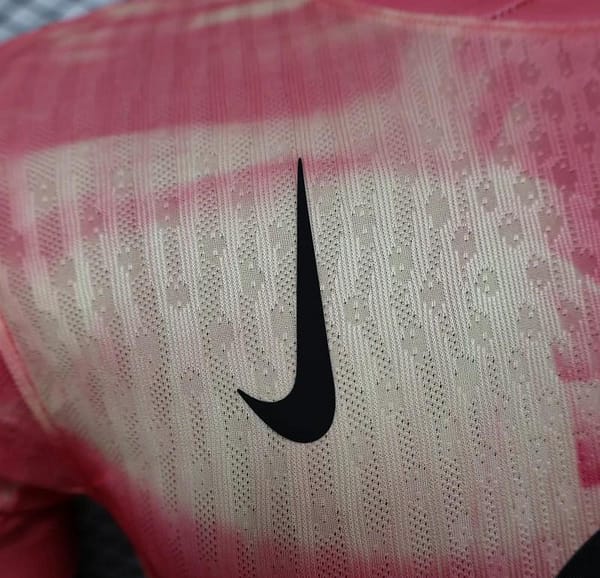 25/26 Player Version Barcelona 125th Anniversary Pink Special Edition Jersey - Image 5