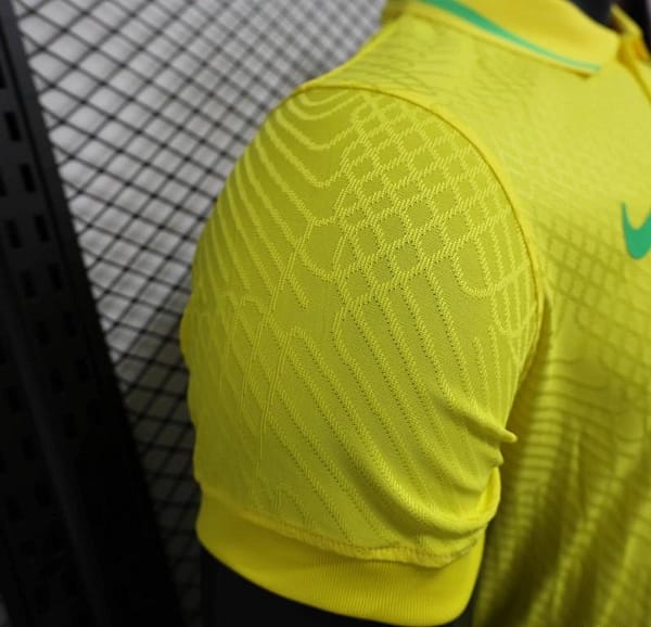 25/26 Player Version Brazil POLO Yellow Jersey - Image 5