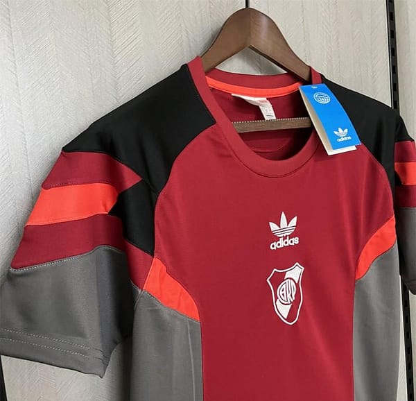 24/25 River Plate Red Training Jersey - Image 2