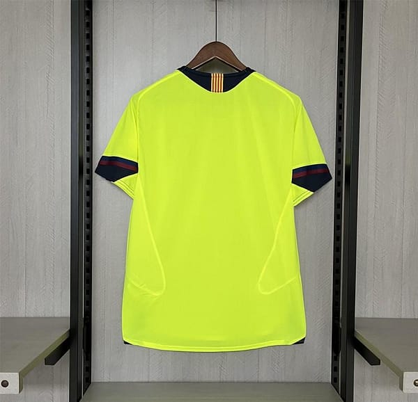 2005/06 Retro Barcelona Away Jersey - Image 2