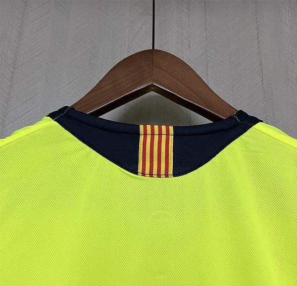 2005/06 Retro Barcelona Away Jersey - Image 9
