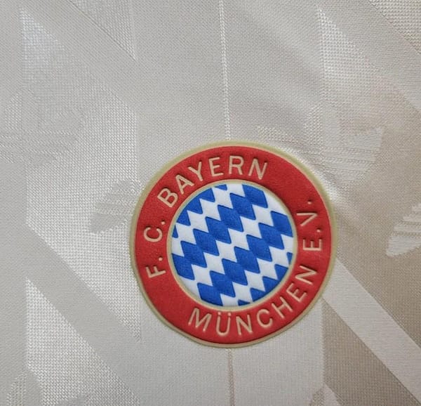 24/25 Retro Bayern Munich - Image 3