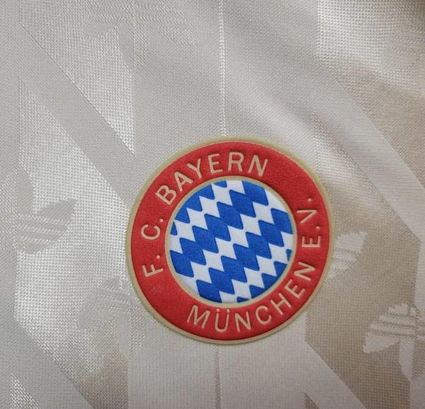 24/25 Retro Bayern Munich Long Sleeve - Image 3
