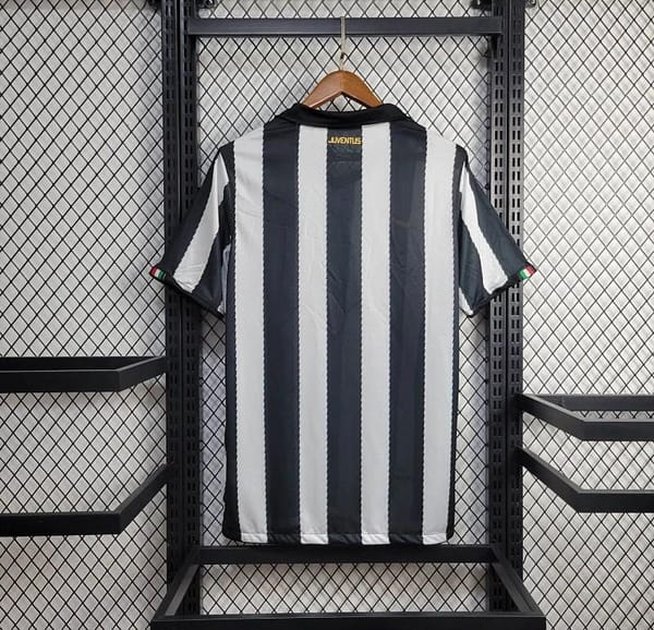 2010/11 Retro Juventus Home Jersey - Image 5