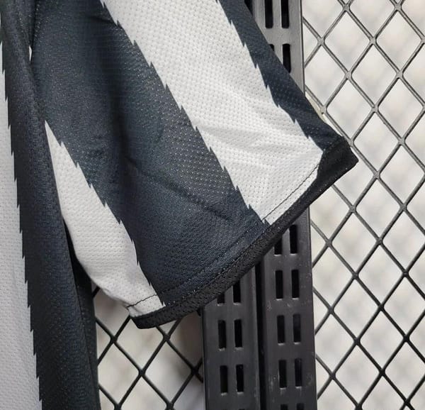 2010/11 Retro Juventus Home Jersey - Image 7