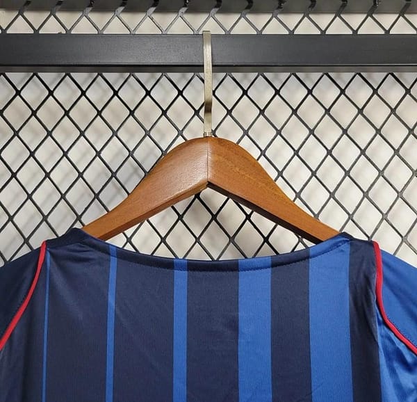 04/05 Retro Barcelona Away Jersey - Image 5