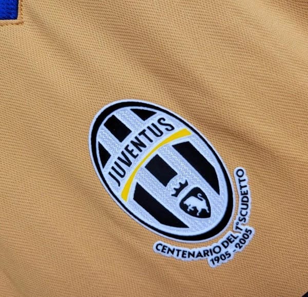 2005/06 Retro Juventus Third Jersey - Image 6