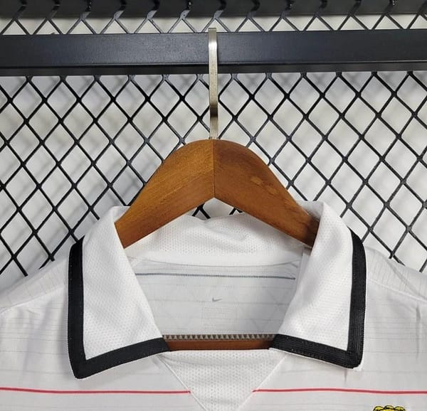 04/06 Retro Manchester United Away Jersey - Image 5