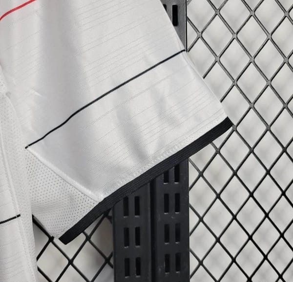 04/06 Retro Manchester United Away Jersey - Image 7