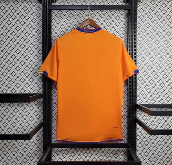 06/07 Retro Barcelona Away Jersey - Image 4