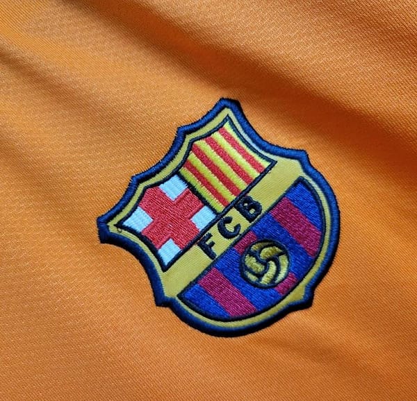 06/07 Retro Barcelona Away Jersey - Image 5
