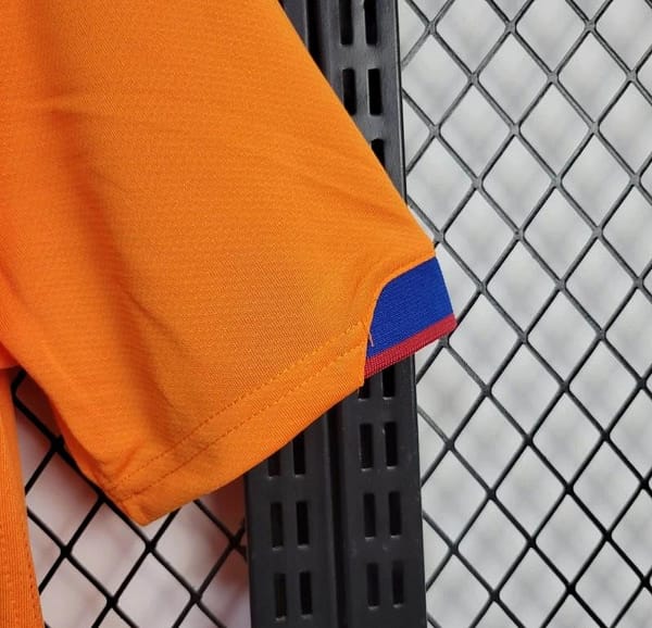 06/07 Retro Barcelona Away Jersey - Image 6