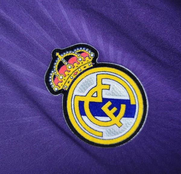 10/11 Retro Real Madrid Third Jersey - Image 2