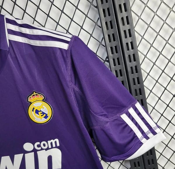 10/11 Retro Real Madrid Third Jersey - Image 3