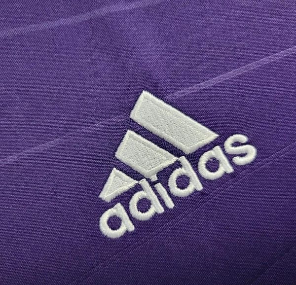 10/11 Retro Real Madrid Third Jersey - Image 6